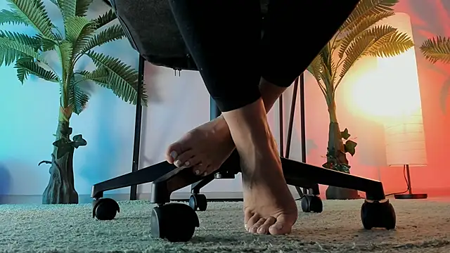 RebeccaMartinez online show from December 22, 2024, 8:27 am