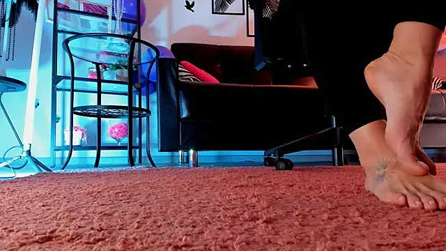 RebeccaMartinez online show from December 23, 2024, 1:56 pm