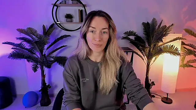 RebeccaMartinez online show from January 4, 2025, 7:24 am