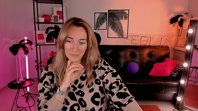 RebeccaMartinez online show from January 23, 2025, 8:36 am