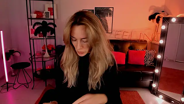 RebeccaMartinez online show from January 27, 2025, 7:45 am