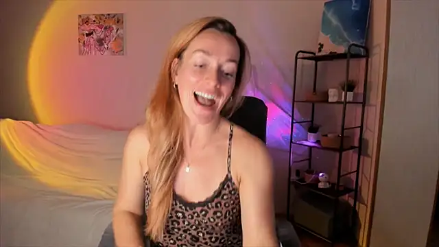 RebeccaMartinez online show from October 14, 2025, 11:44 am