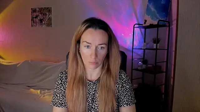 RebeccaMartinez online show from December 4, 2025, 7:39 am