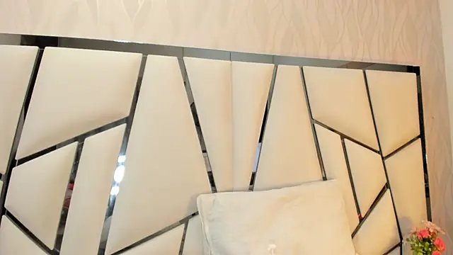 kimberly7  online show from October 13, 2025, 11:32 am