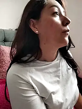 katha steele  online show from October 5, 2025, 3:21 pm