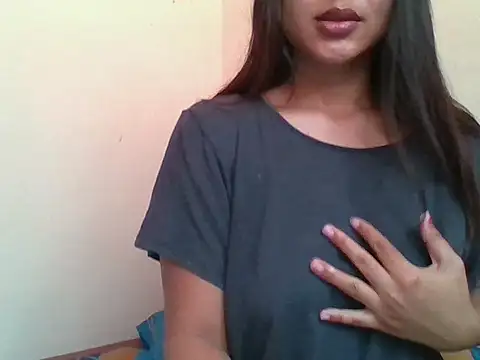  smiling4u  online show from April 5, 2026, 3:04 am