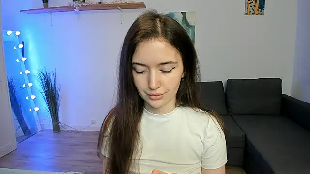 PollyFlame online show from November 14, 2025, 7:34 pm