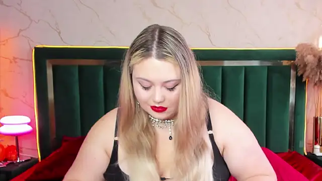 Snapshot of rosal1a chatting on November 4, 2025, 10:47 am rosal1a online show from November 4, 2025, 10:47 am