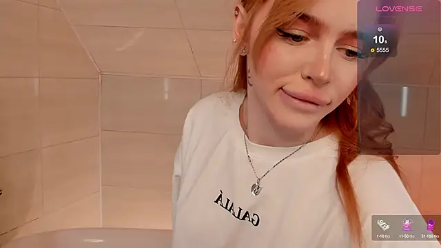 Phoenix Margo online show from October 3, 2025, 9:39 am