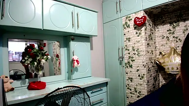 Snapshot of Indian_candy9 chatting on November 10, 2025, 4:17 pm Indian candy9 online show from November 10, 2025, 4:17 pm