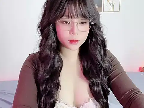 Snapshot of __Lyly__ chatting on October 27, 2025, 2:48 am Lyly online show from October 27, 2025, 2:48 am