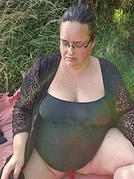 XxGipsyxX online show from June 19, 2026, 4:22 pm