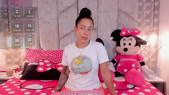 NiicolleMiller online show from October 8, 2025, 1:03 am