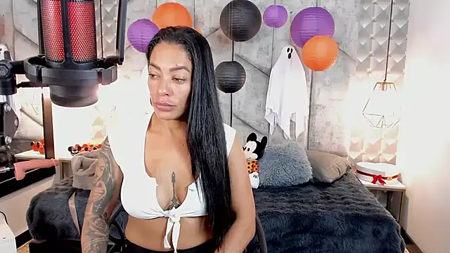 NiicolleMiller online show from October 24, 2025, 3:08 pm