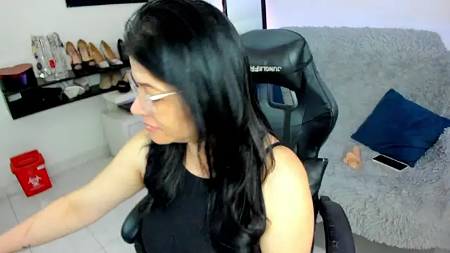 BellaFlaming online show from March 13, 2026, 10:44 am