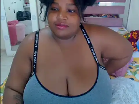 Snapshot of chocolatehot04 chatting on December 5, 2024, 9:17 pm chocolatehot04 online show from December 5, 2024, 9:17 pm
