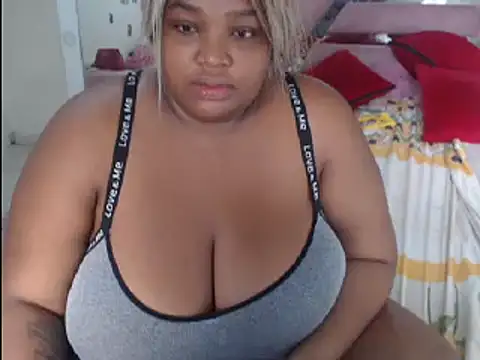 Snapshot of chocolatehot04 chatting on December 27, 2024, 1:28 pm chocolatehot04 online show from December 27, 2024, 1:28 pm