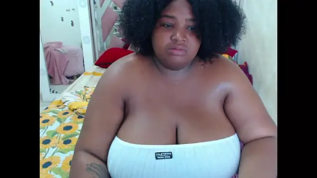 Snapshot of chocolatehot04 chatting on September 9, 2025, 4:06 pm chocolatehot04 online show from September 9, 2025, 4:06 pm