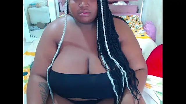Snapshot of chocolatehot04 chatting on October 5, 2025, 12:47 pm chocolatehot04 online show from October 5, 2025, 12:47 pm