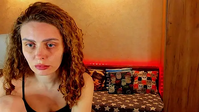 Snapshot of mia_grantes chatting on December 11, 2024, 10:38 pm mia grantes online show from December 11, 2024, 10:38 pm
