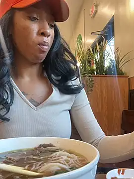 Snapshot of Iceblanca chatting on October 5, 2025, 9:02 pm Iceblanca online show from October 5, 2025, 9:02 pm