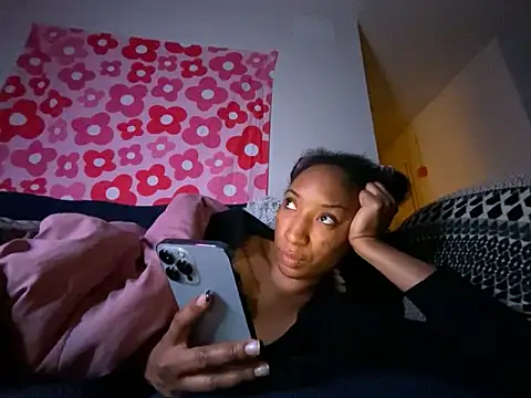 Snapshot of Iceblanca chatting on October 13, 2025, 10:15 am Iceblanca online show from October 13, 2025, 10:15 am