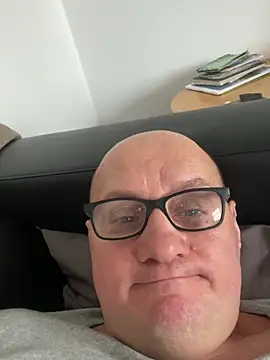 Snapshot of vanjbi45 chatting on February 2, 2025, 12:24 pm vanjbi45 online show from February 2, 2025, 12:24 pm