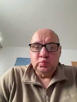 Snapshot of vanjbi45 chatting on October 31, 2025, 2:18 pm vanjbi45 online show from October 31, 2025, 2:18 pm