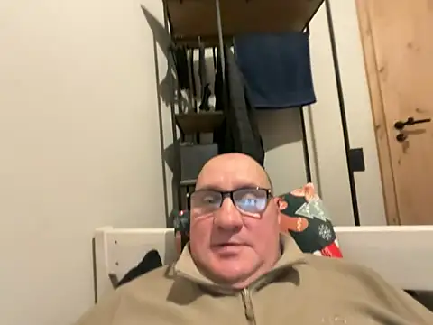 vanjbi45 online show from January 8, 2026, 5:48 pm