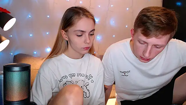 juliaanddima online show from October 18, 2025, 10:21 pm