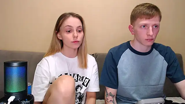 juliaanddima online show from March 20, 2026, 10:25 pm