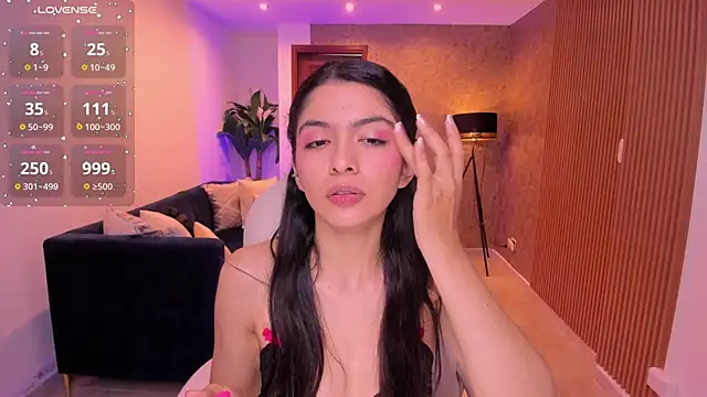 miiaa evans online show from October 22, 2025, 10:48 am