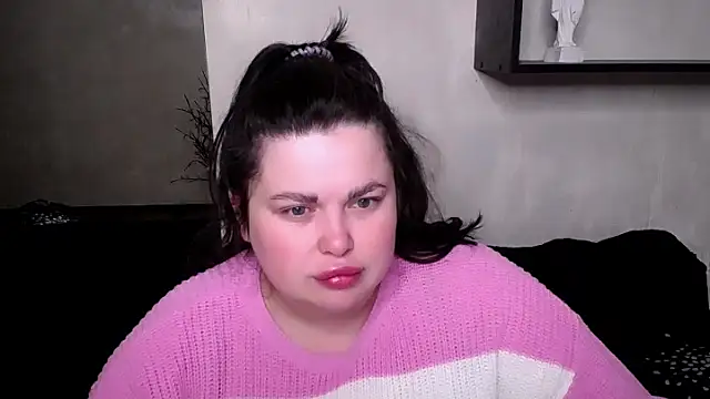 Snapshot of Emily_Mo chatting on October 19, 2025, 5:41 am Emily Mo online show from October 19, 2025, 5:41 am