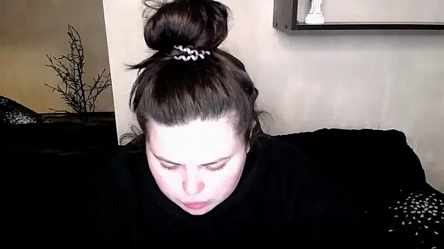 Snapshot of Emily_Mo chatting on November 10, 2025, 6:34 am Emily Mo online show from November 10, 2025, 6:34 am