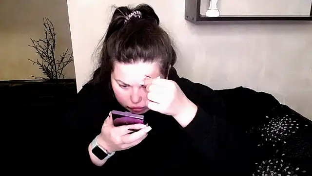 Snapshot of Emily_Mo chatting on November 11, 2025, 6:24 am Emily Mo online show from November 11, 2025, 6:24 am