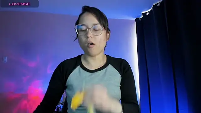 shantalc3rezo online show from November 7, 2025, 8:31 pm