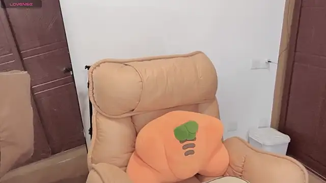 Snapshot of 4uoki chatting on September 14, 2025, 1:21 pm 4uoki online show from September 14, 2025, 1:21 pm