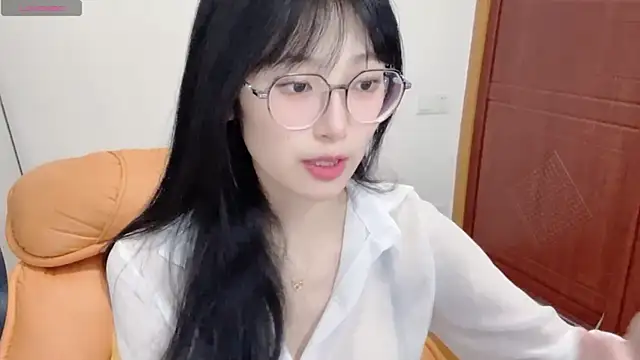 Snapshot of 4uoki chatting on September 28, 2025, 2:22 pm 4uoki online show from September 28, 2025, 2:22 pm