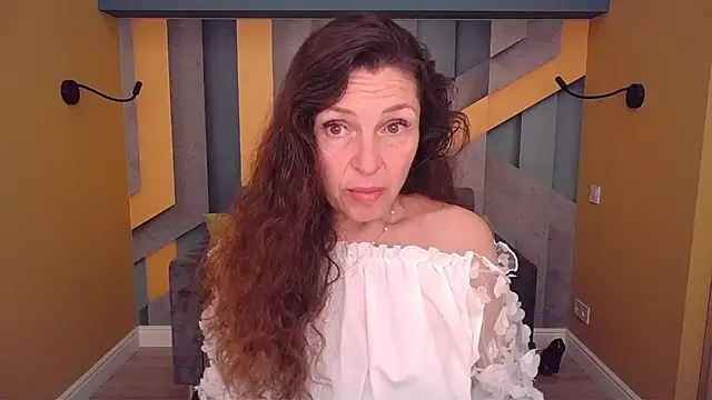 EllaLong online show from May 22, 2026, 11:27 am