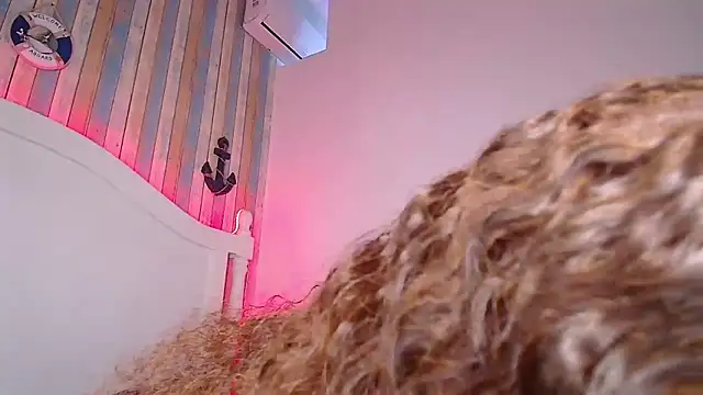 NaiaGils online show from March 8, 2025, 3:24 pm