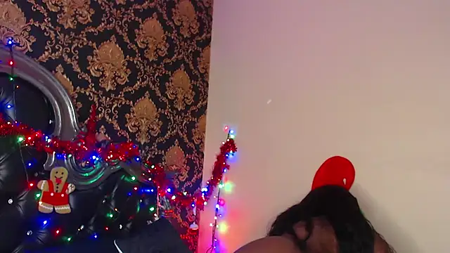 NaiaGils online show from December 20, 2025, 4:36 pm