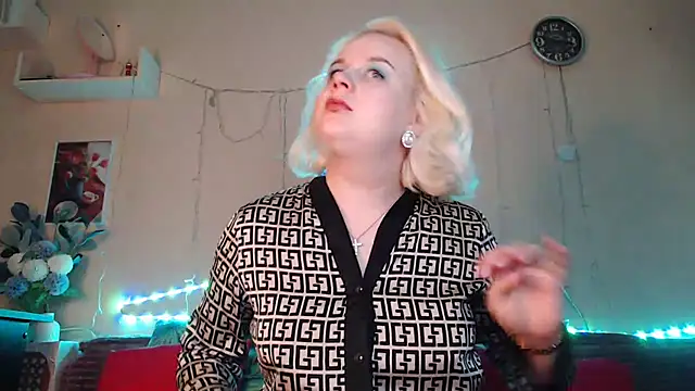 Snapshot of Karolina_love_ chatting on January 9, 2025, 3:44 pm Karolina love online show from January 9, 2025, 3:44 pm