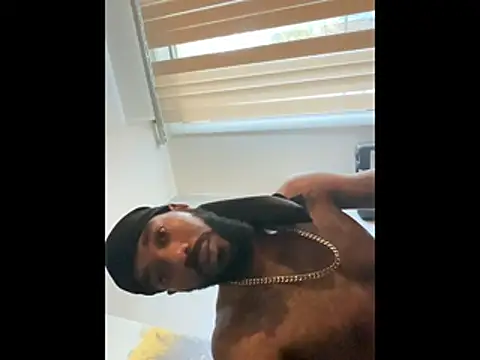 Snapshot of fulsome_change223 chatting on October 9, 2025, 9:35 pm fulsome change223 online show from October 9, 2025, 9:35 pm