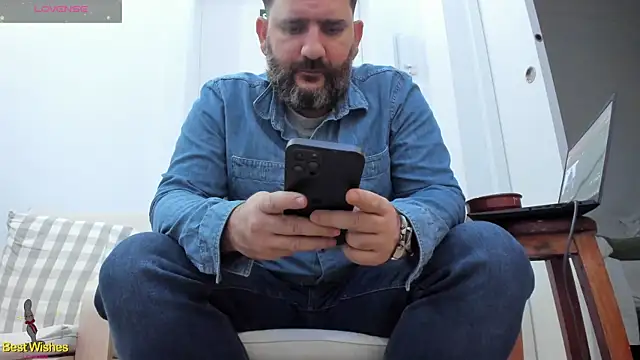 Snapshot of Maxi_TheBigDaddy chatting on January 4, 2025, 4:32 pm Maxi TheBigDaddy online show from January 4, 2025, 4:32 pm