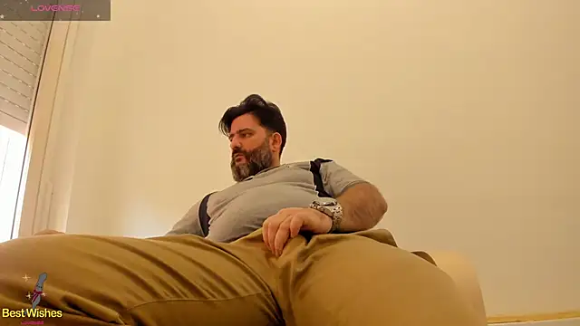 Snapshot of Maxi_TheBigDaddy chatting on January 13, 2025, 12:13 pm Maxi TheBigDaddy online show from January 13, 2025, 12:13 pm