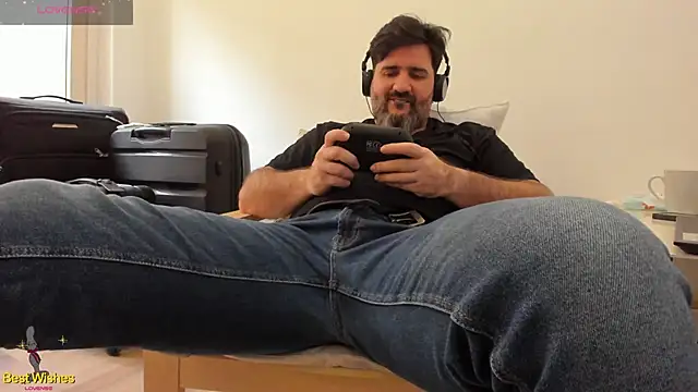 Snapshot of Maxi_TheBigDaddy chatting on January 28, 2025, 1:59 pm Maxi TheBigDaddy online show from January 28, 2025, 1:59 pm