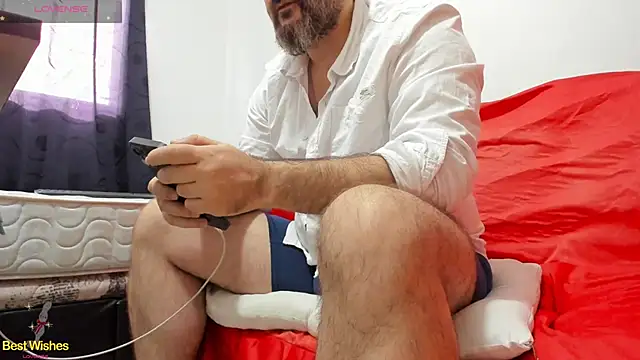 Snapshot of Maxi_TheBigDaddy chatting on February 3, 2025, 2:02 pm Maxi TheBigDaddy online show from February 3, 2025, 2:02 pm