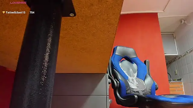 Snapshot of Maxi_TheBigDaddy chatting on March 3, 2025, 3:09 pm Maxi TheBigDaddy online show from March 3, 2025, 3:09 pm