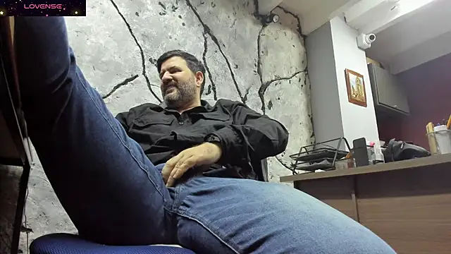 Snapshot of Maxi_TheBigDaddy chatting on September 18, 2025, 3:25 pm Maxi TheBigDaddy online show from September 18, 2025, 3:25 pm