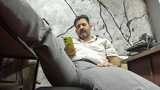 Snapshot of Maxi_TheBigDaddy chatting on October 22, 2025, 3:23 pm Maxi TheBigDaddy online show from October 22, 2025, 3:23 pm